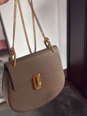 Chloé Drew Crossbody Bag in Taupe Leather Gold Chain Trim